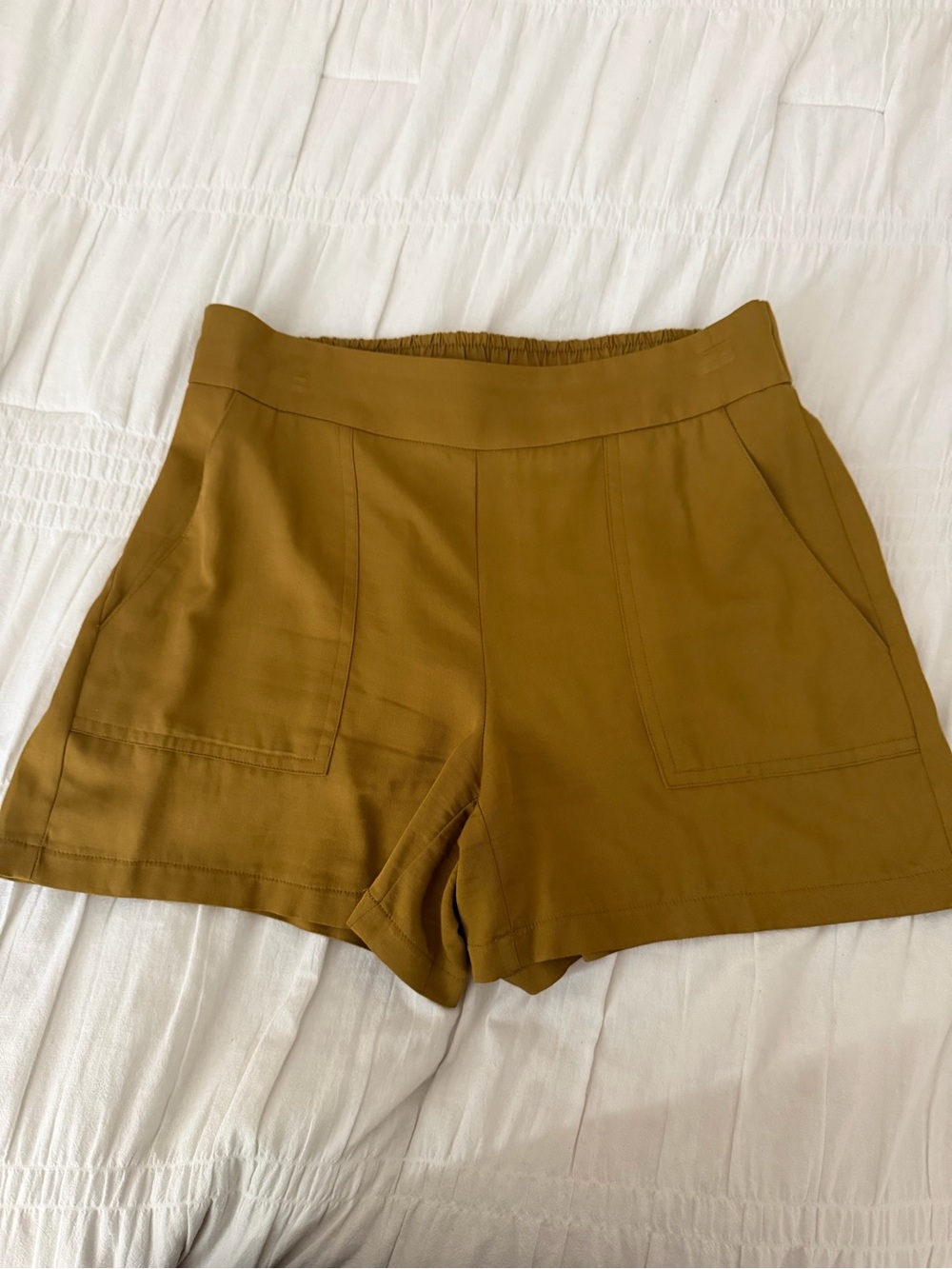 Nine West High-Waist Shorts in Mustard Brown